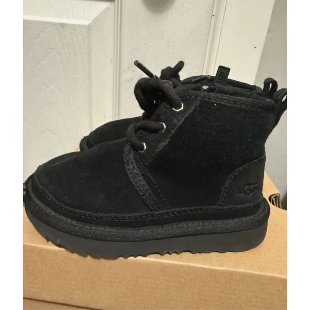 Ugg neumel II child’s size 9